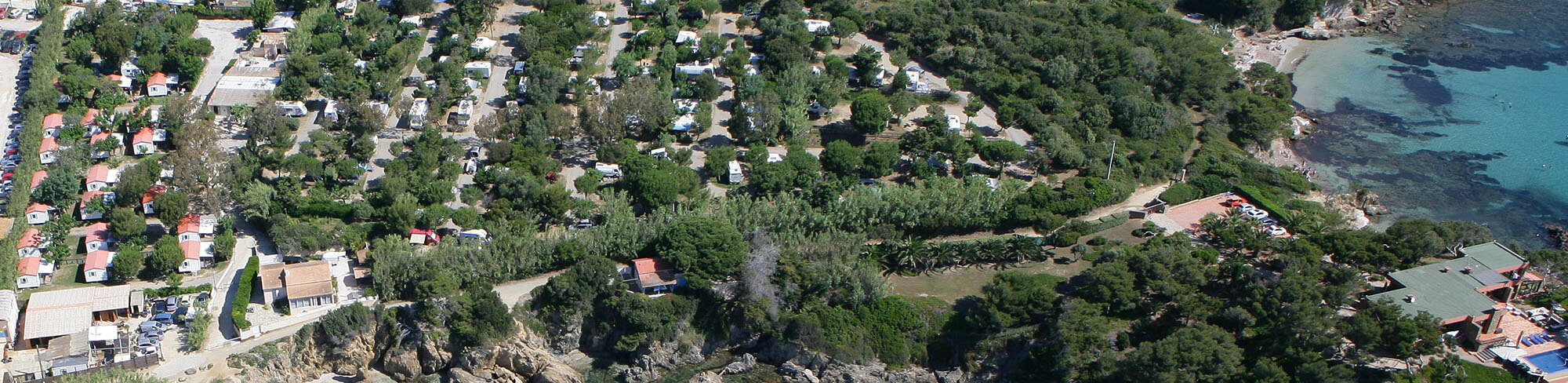 Contacter le Camping de la Tour Fendue à Hyères, presqu île de Giens, près de Porquerolles.
